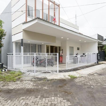 Reddoorz Syariah @ Griya Shanta Malang Ngoại thất bức ảnh